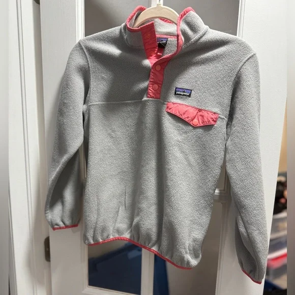 Patagonia Girls' Lightweight Synchilla® Snap-T® Pullover - Picture 3 of 8